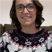 Profesora de lengua graduada en Periodismo y Máster en Comunicación y Cultura. Doctorando en Comunicación